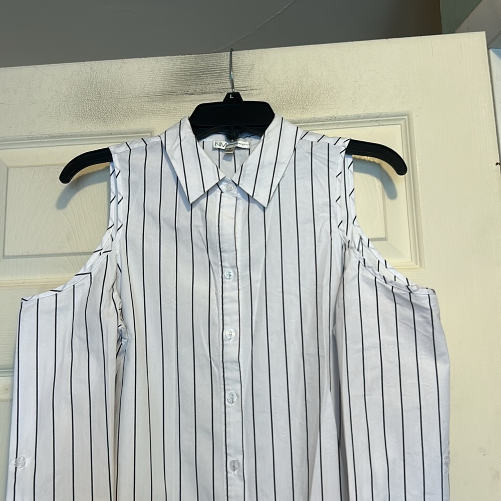 Neiman Marcus Black & White Striped Cold Shoulder… - image 2